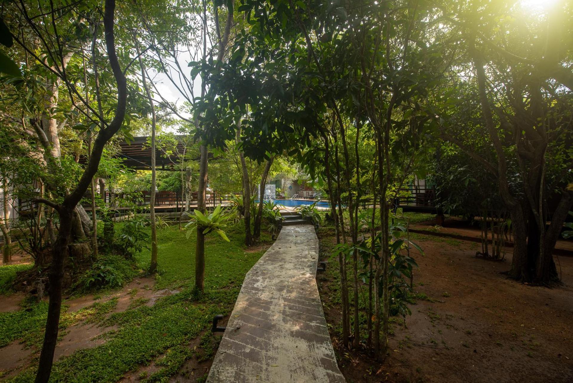 Atha Resort Szigirija Kültér fotó