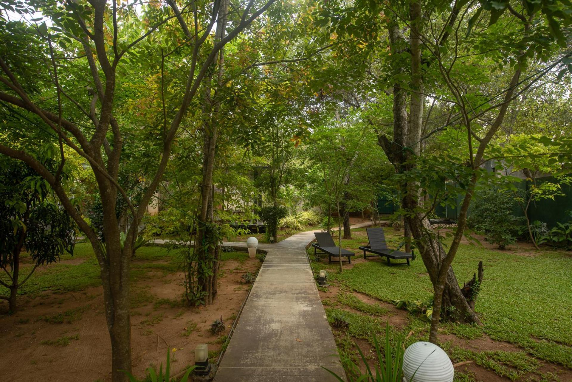 Atha Resort Szigirija Kültér fotó
